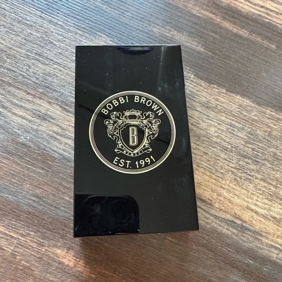 Bobbi Brown Makeup Palette with Lip Gloss - Picture 4 of 4